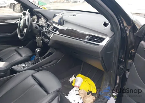 2018 BMW X1 xDrive28I z USA, uszkodzony, nr VIN WBXHT3C35J5K30089